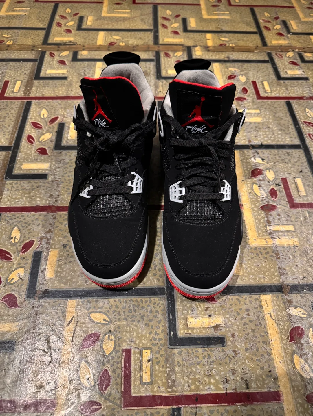 Air Jordan 4 Retro bred size 8.5 image indicator(4)