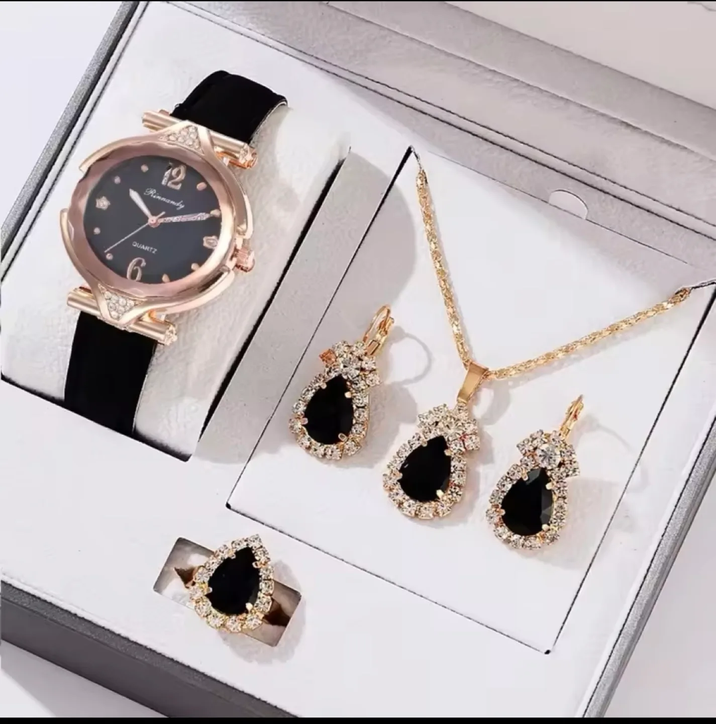 Women's Watch and Jewelry Set image indicator(8)