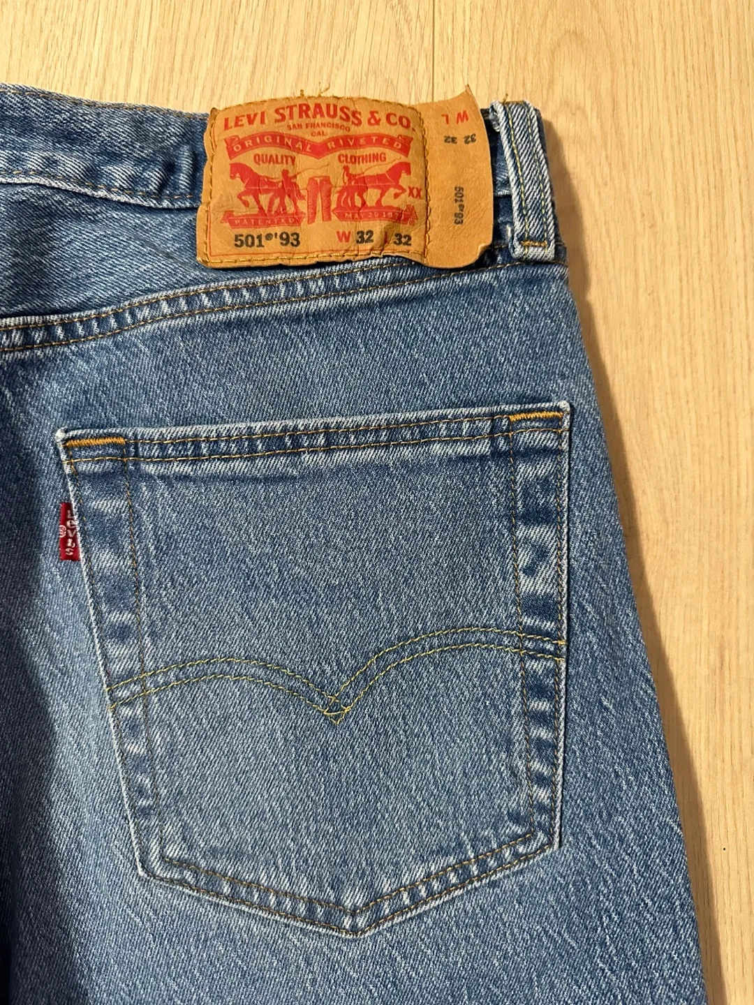 Bundle of Levi’s 501 93/ 550 Jeans - 3 pairs image indicator(2)