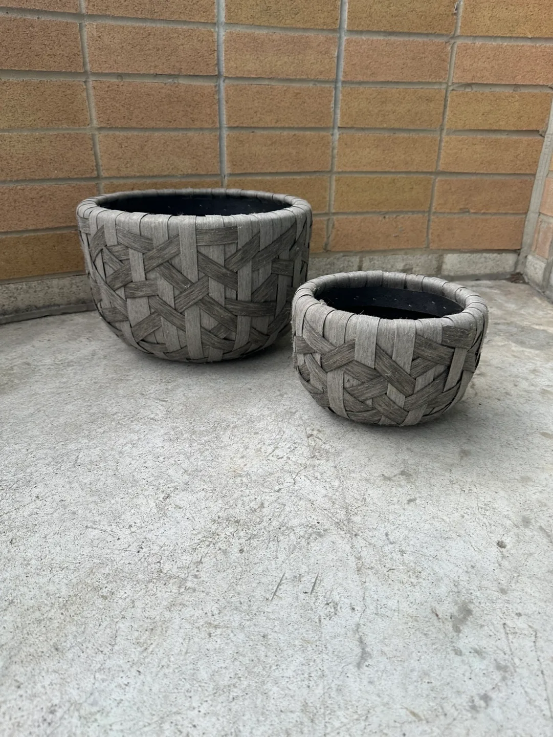 Set of 2 Woven Planters #FreeCycle thumbnail