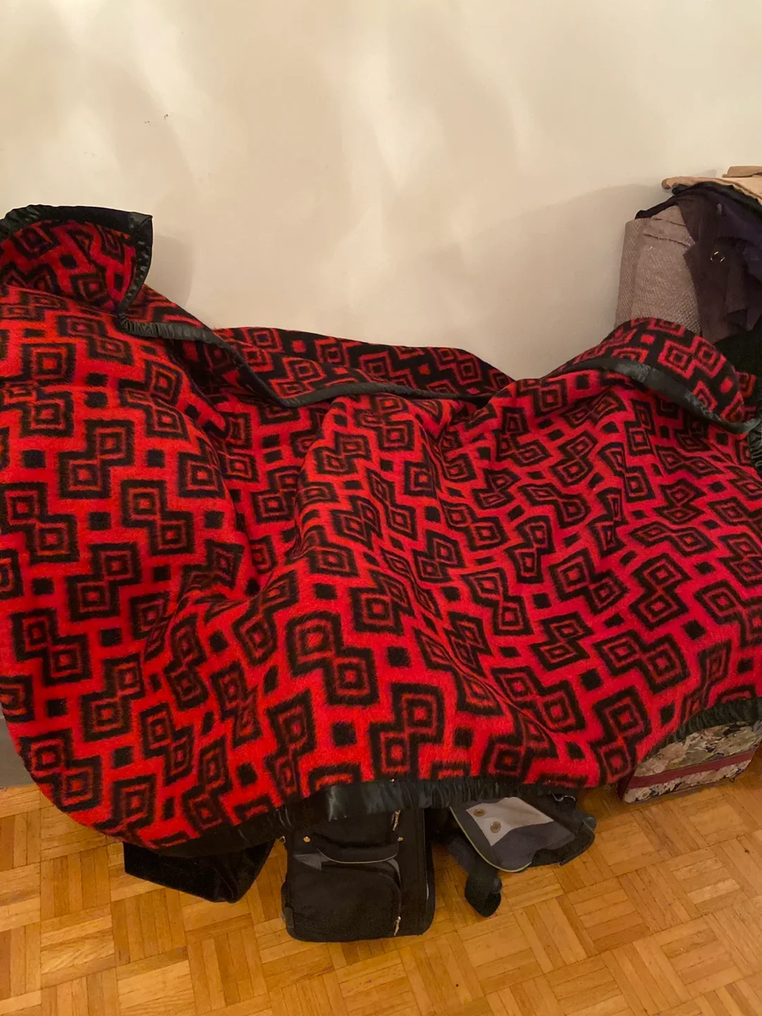 Red and Black Geometric Throw Blanket