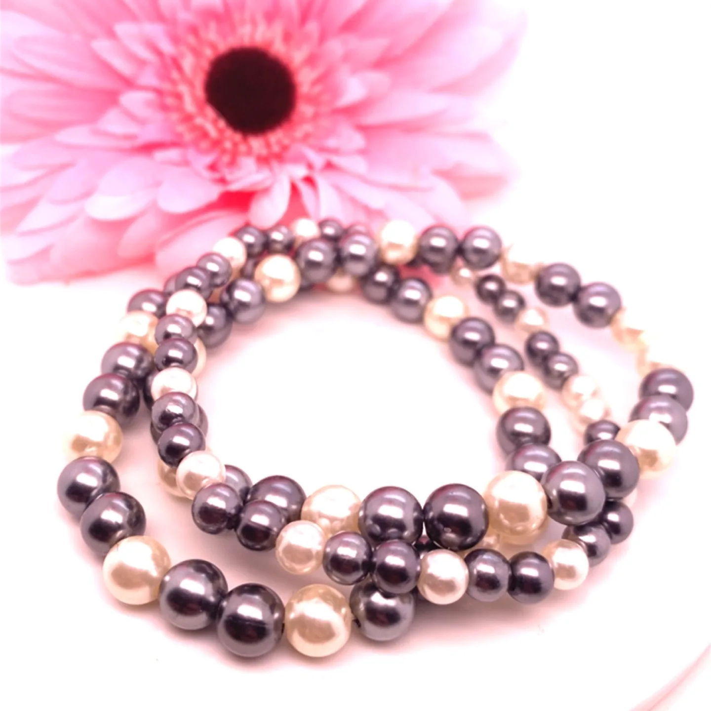 Set of 3 Pearl Bracelets image indicator(2)