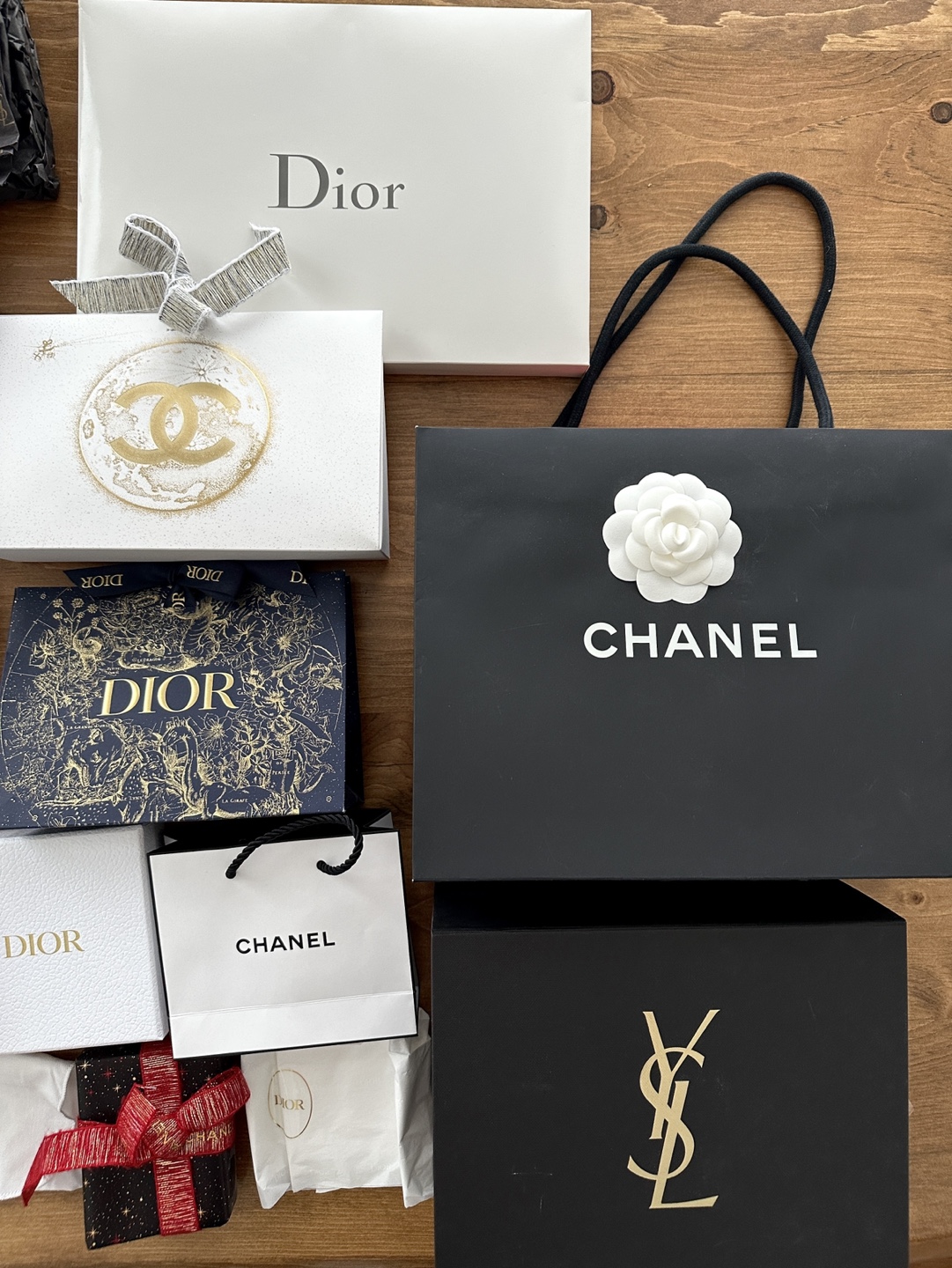 Designer Gift Bags & Boxes - photo 2