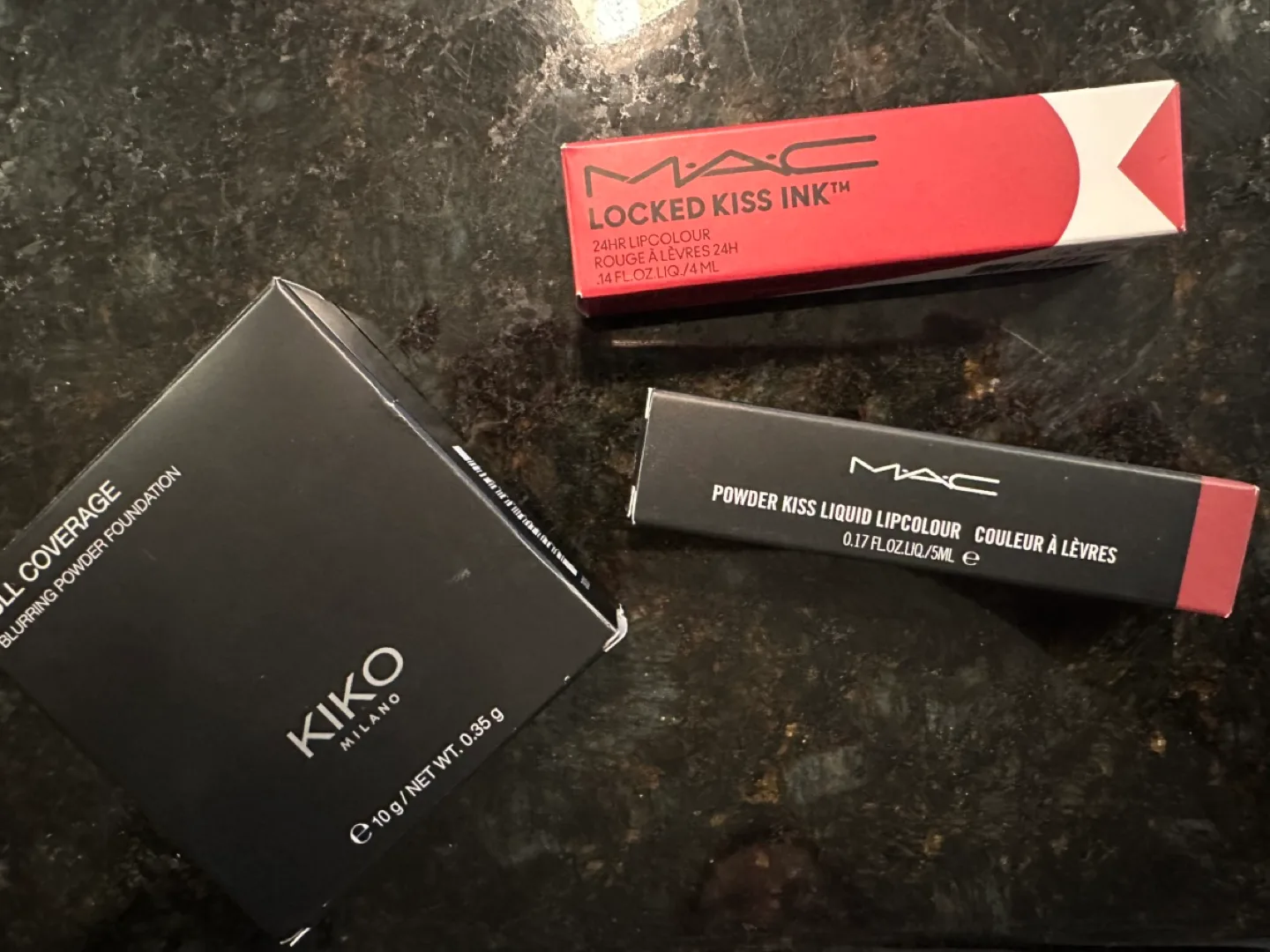 Kiko Full Coverage Blurring Powder Foundation image indicator(7)