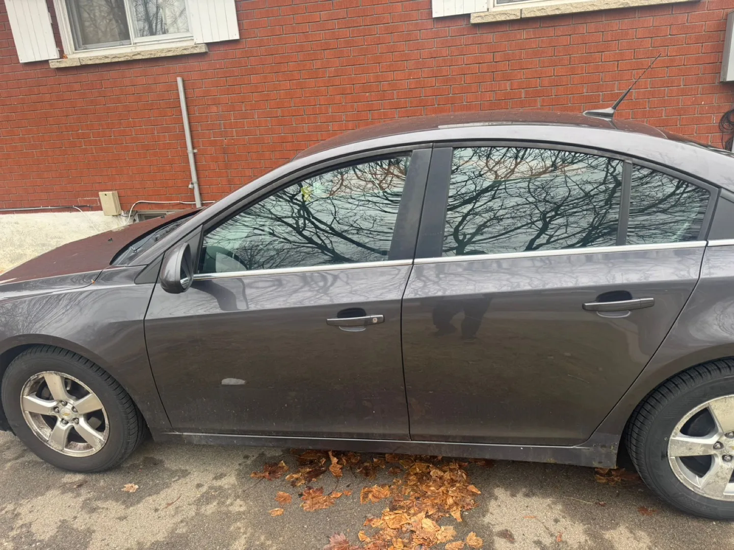 #ThriftyPicks    2012 Chevrolet Cruze LT image indicator(4)