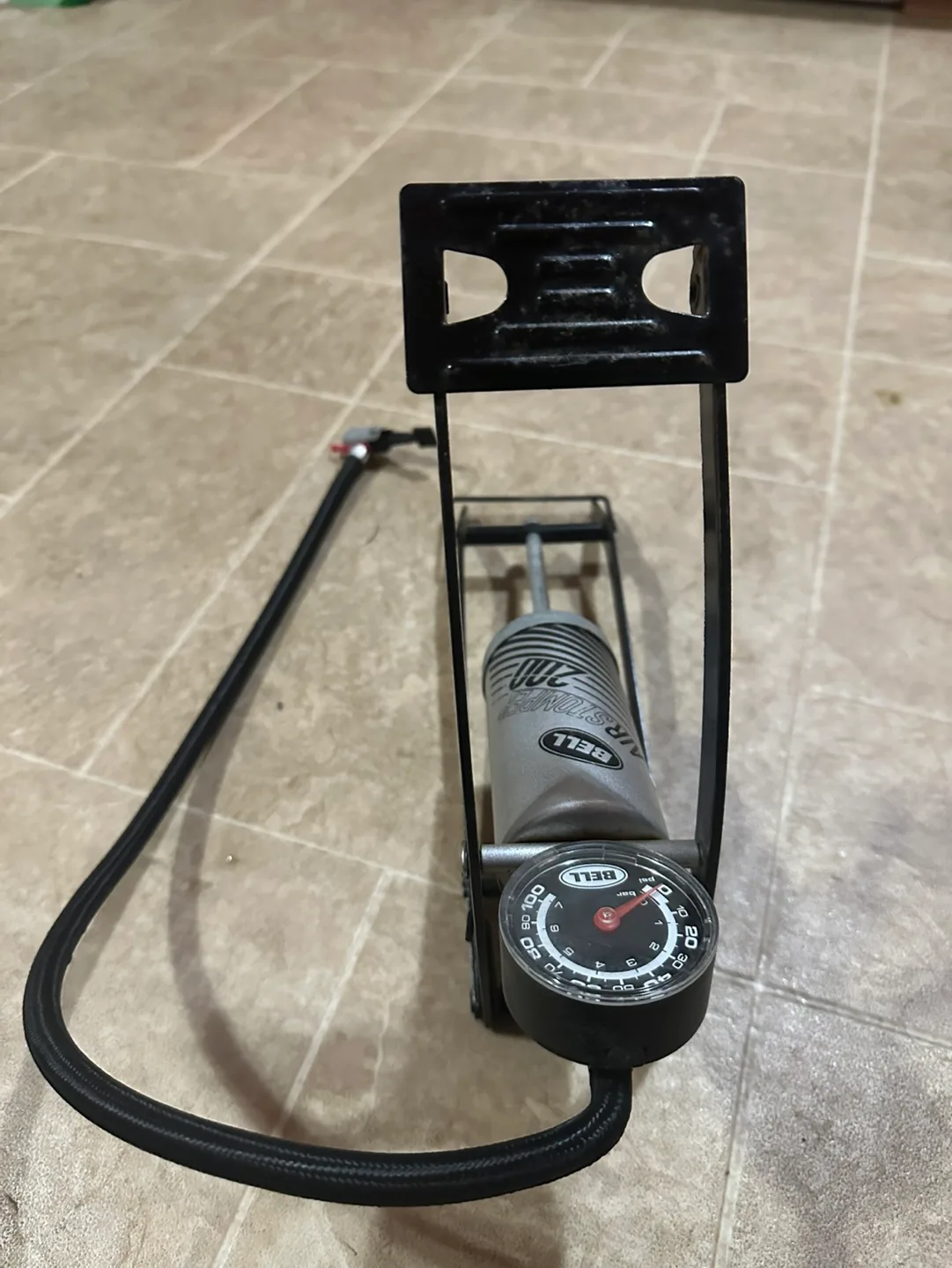 Trade-Bell Air-Stik 270 Foot Pump image indicator(2)