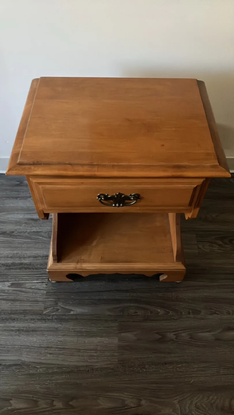 Solid Wood Nightstand image indicator(2)