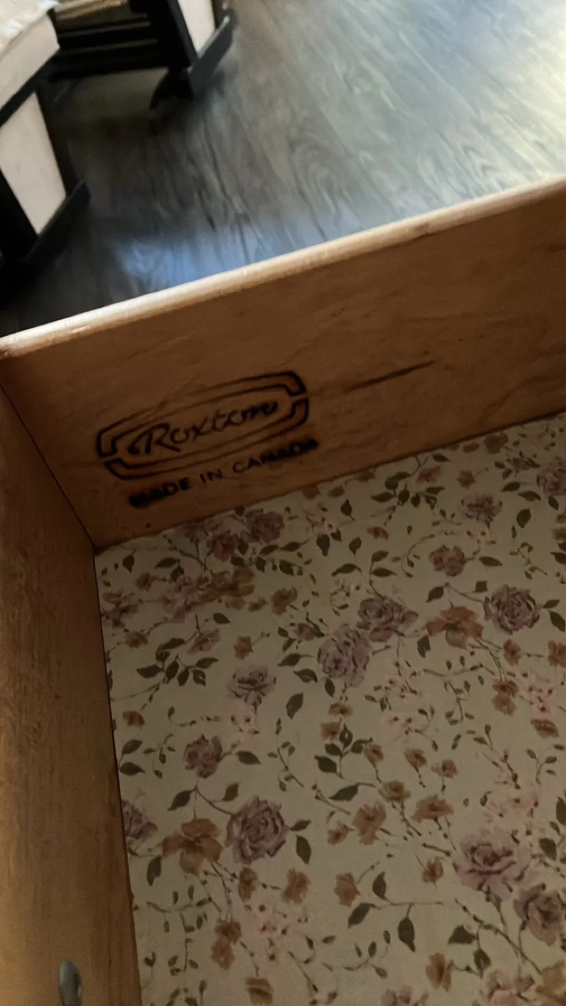 Solid Wood Nightstand image indicator(4)