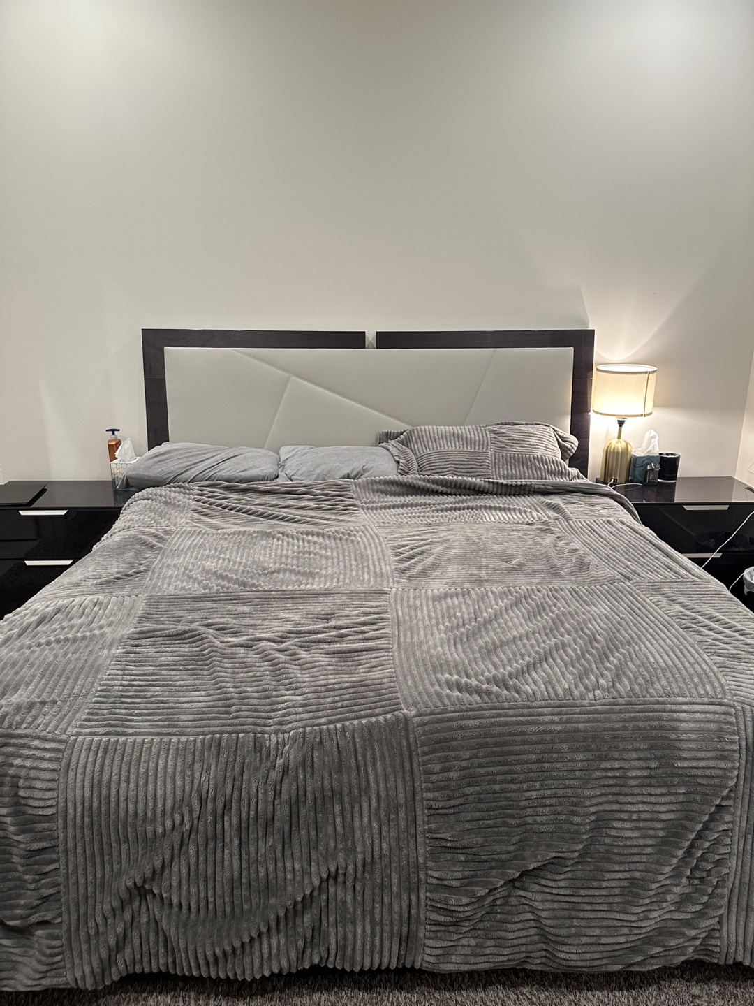 Modern King Size Bedroom Set