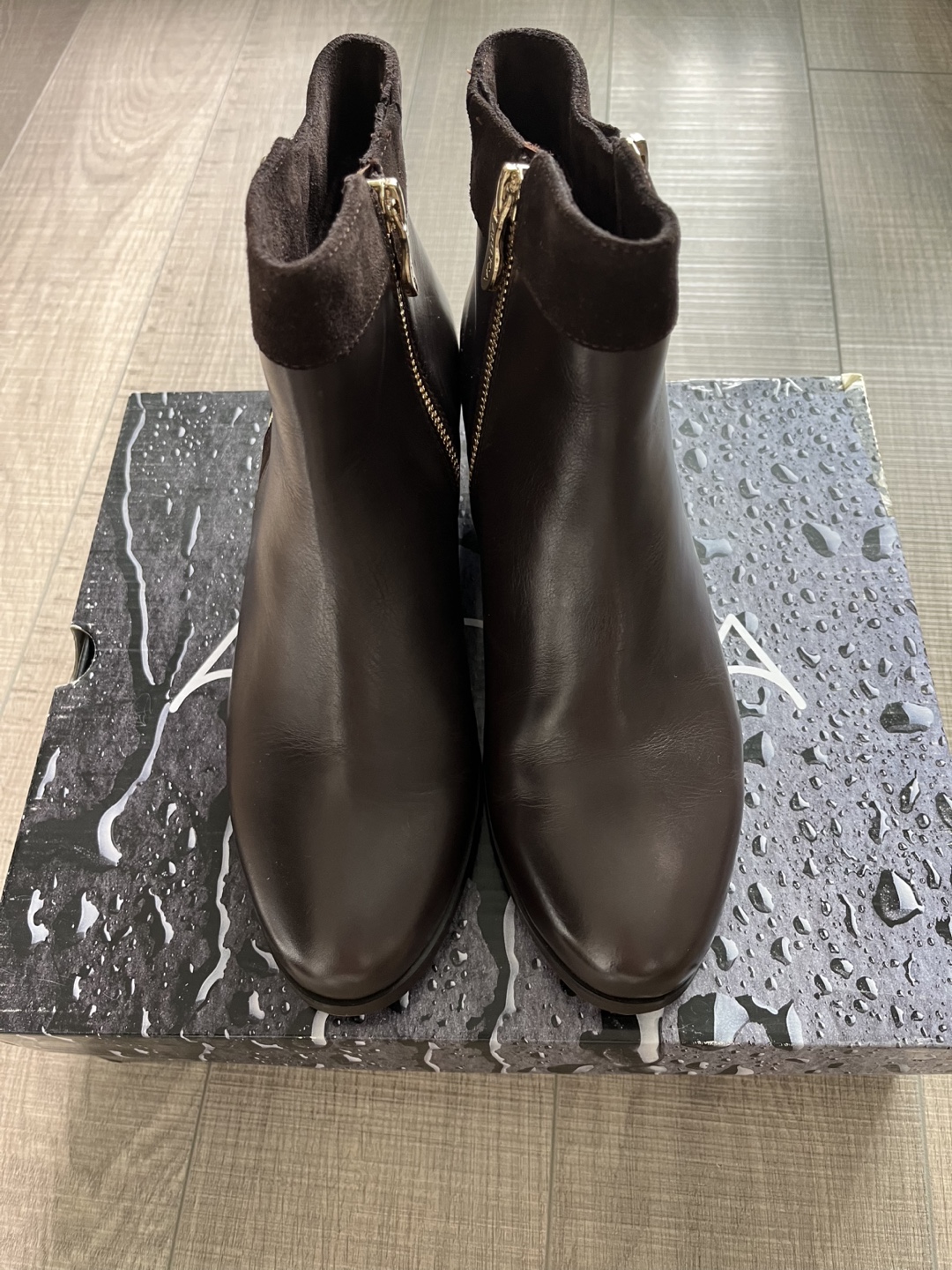 Brand New Artica Women Booties size 7 - photo 3
