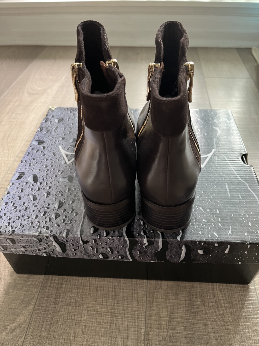 Brand New Artica Women Booties size 7 - photo 4