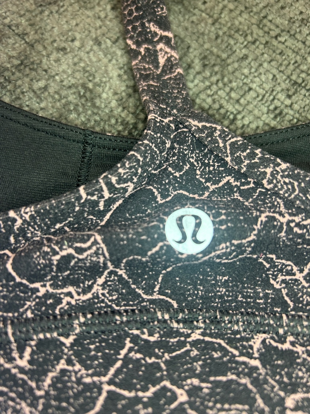 Lululemon Free to Be Bra Size 4 - photo 3