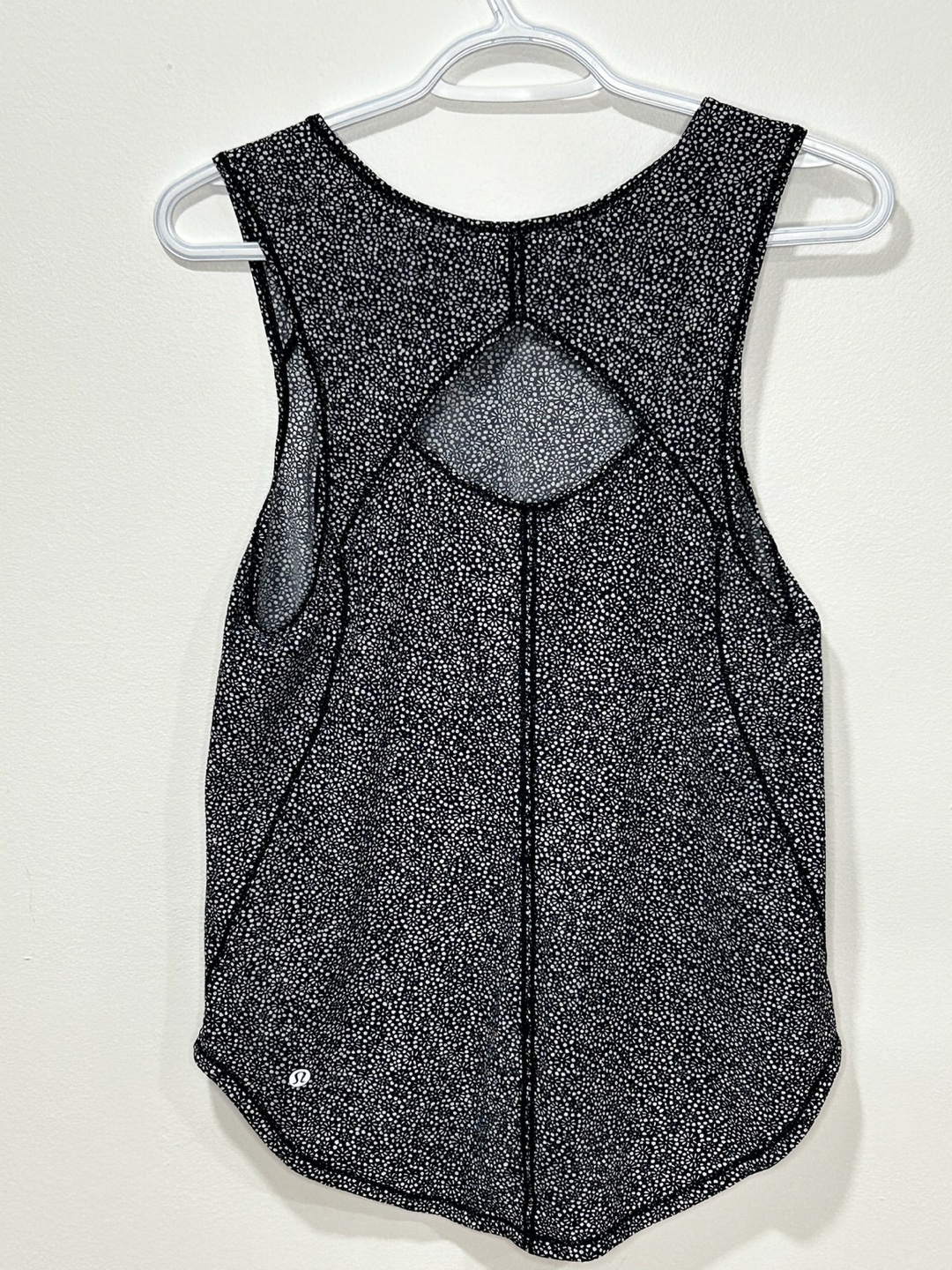 Lululemon Flow Y Tank Size 6 - photo 2