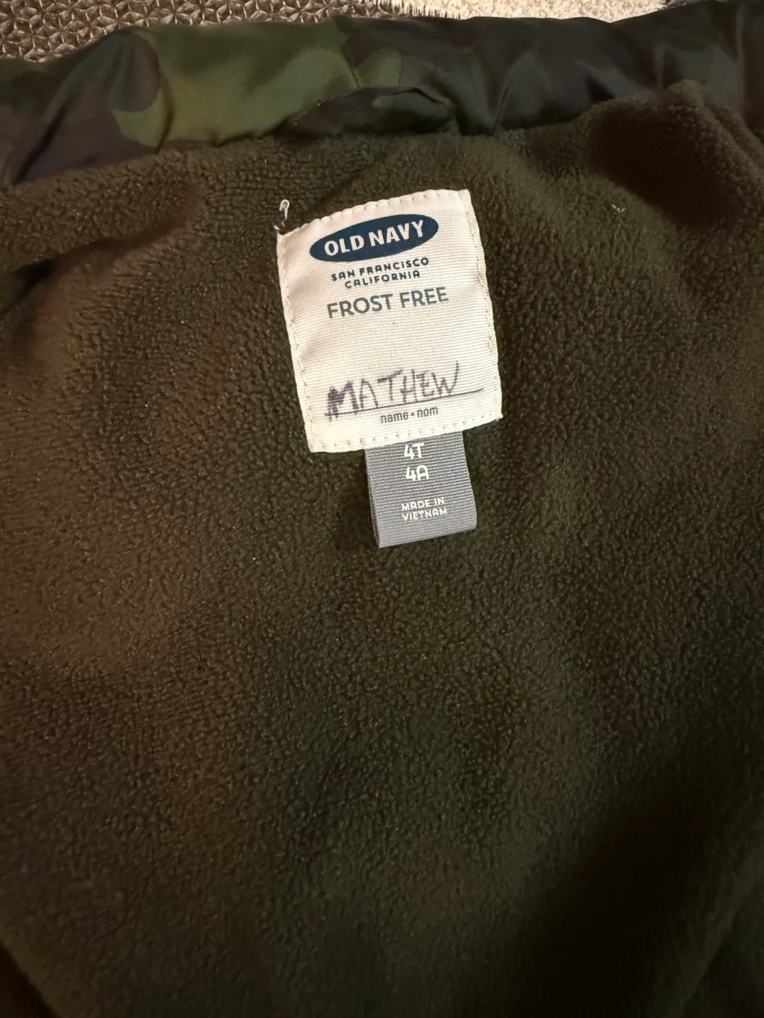 Old Navy Kids' Camo Puffer Vest size 4T image indicator(3)