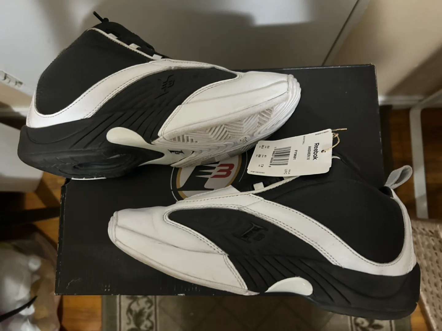 Reebok Answer IV (White and Black) image indicator(3)