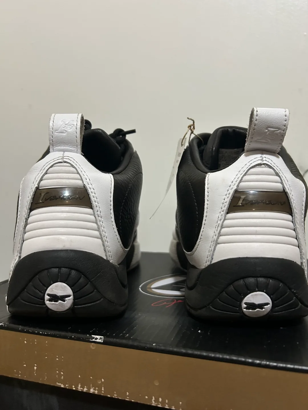 Reebok Answer IV (White and Black) image indicator(5)