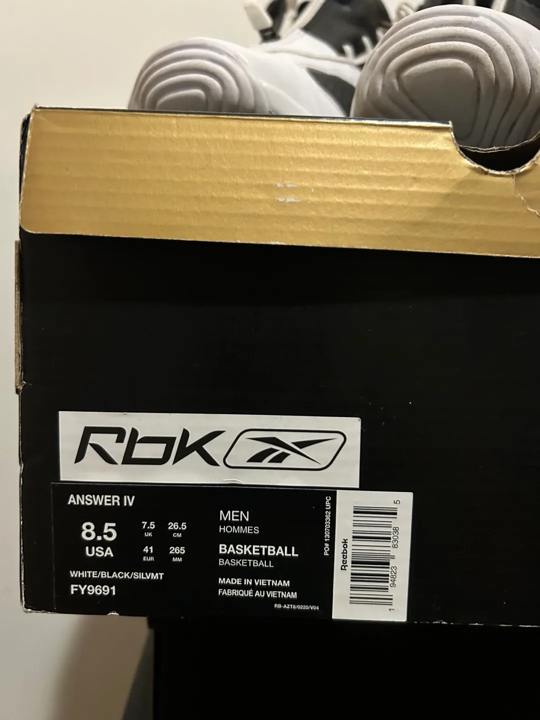 Reebok Answer IV (White and Black) image indicator(10)