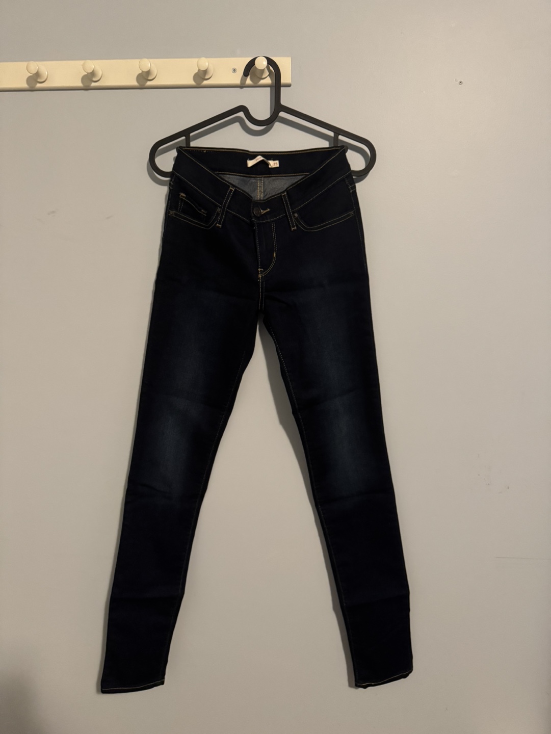Levi's 711 Skinny Jeans