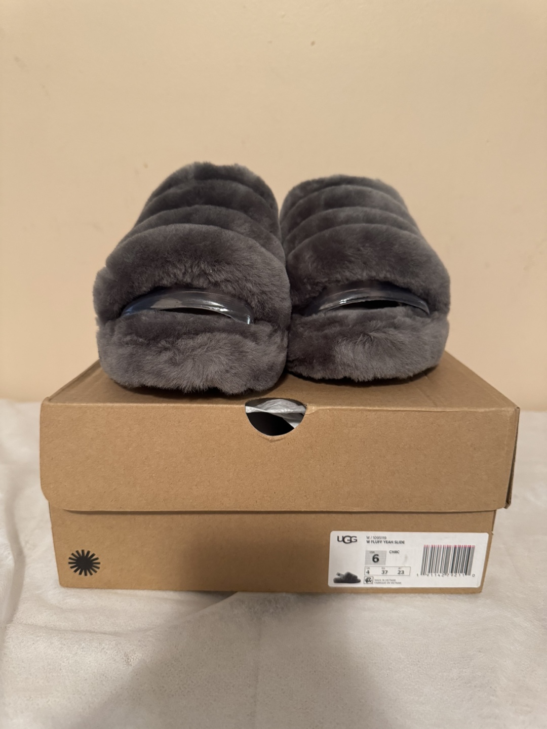 UGG Women's Fluff Yeah Slide Sandals