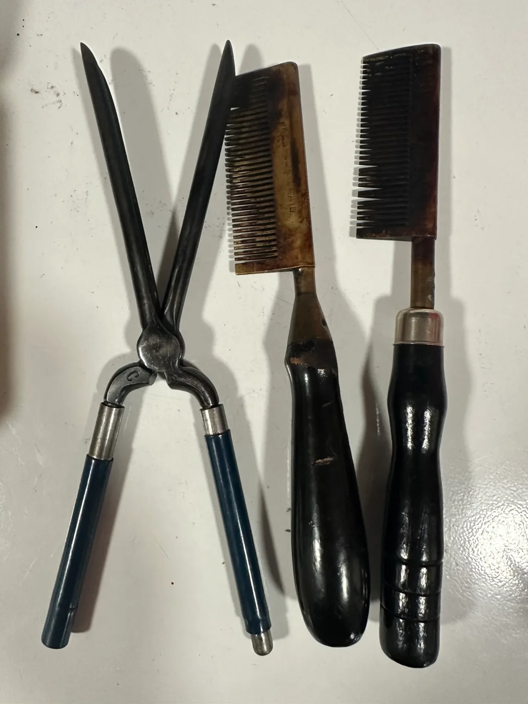 Vintage Hair Curling Iron and Combs image indicator(3)