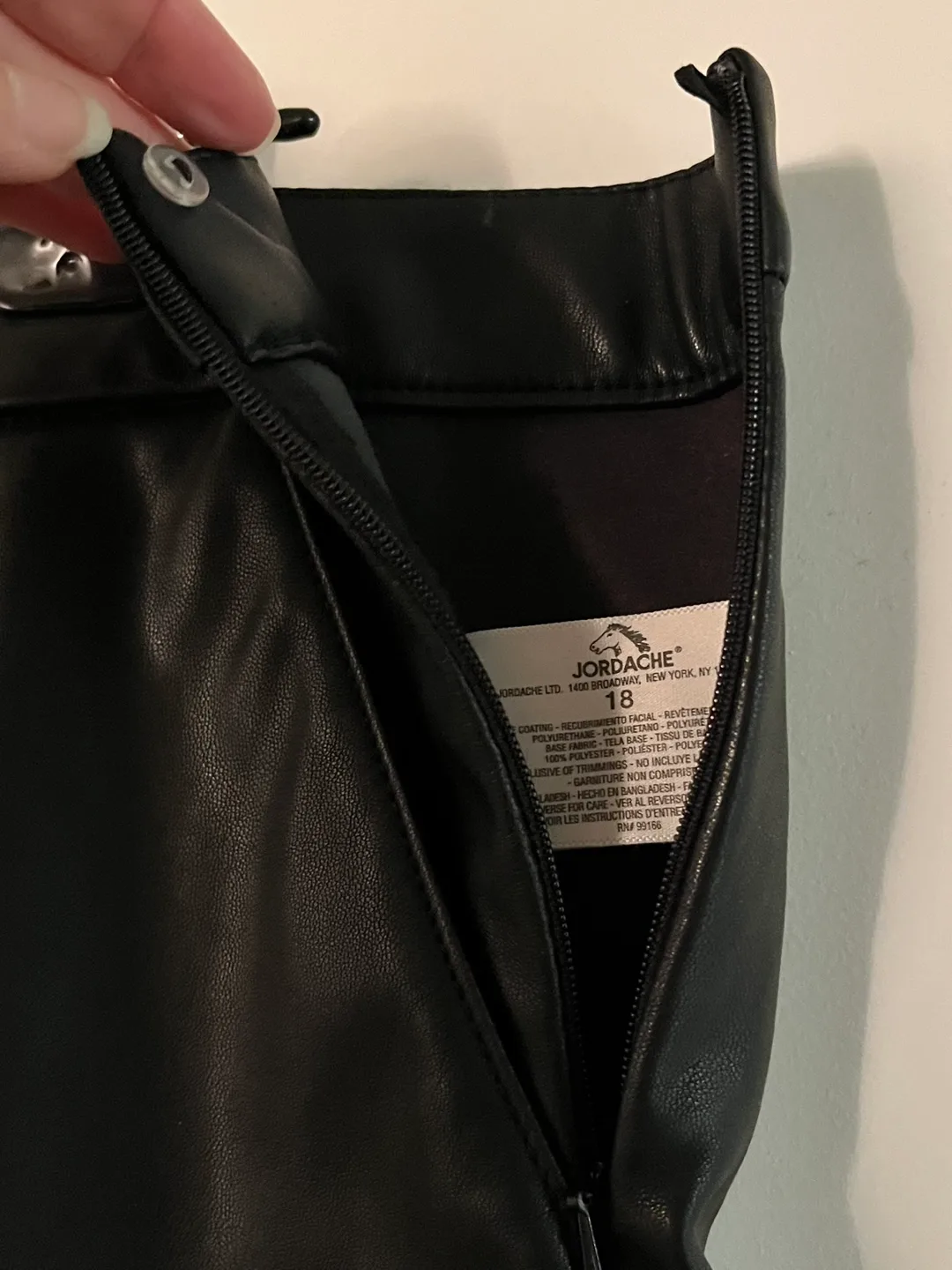 #freecycle JORDACHE Black Faux Leather Pants image indicator(5)