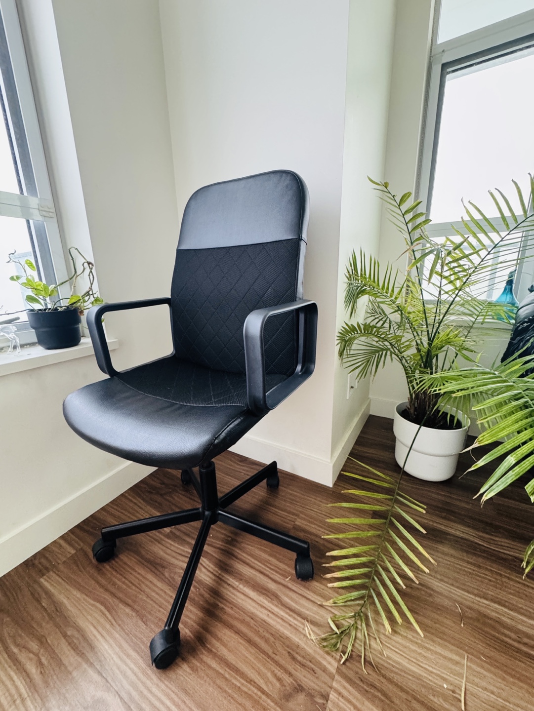 IKEA Renberget Swivel Chair - photo 2