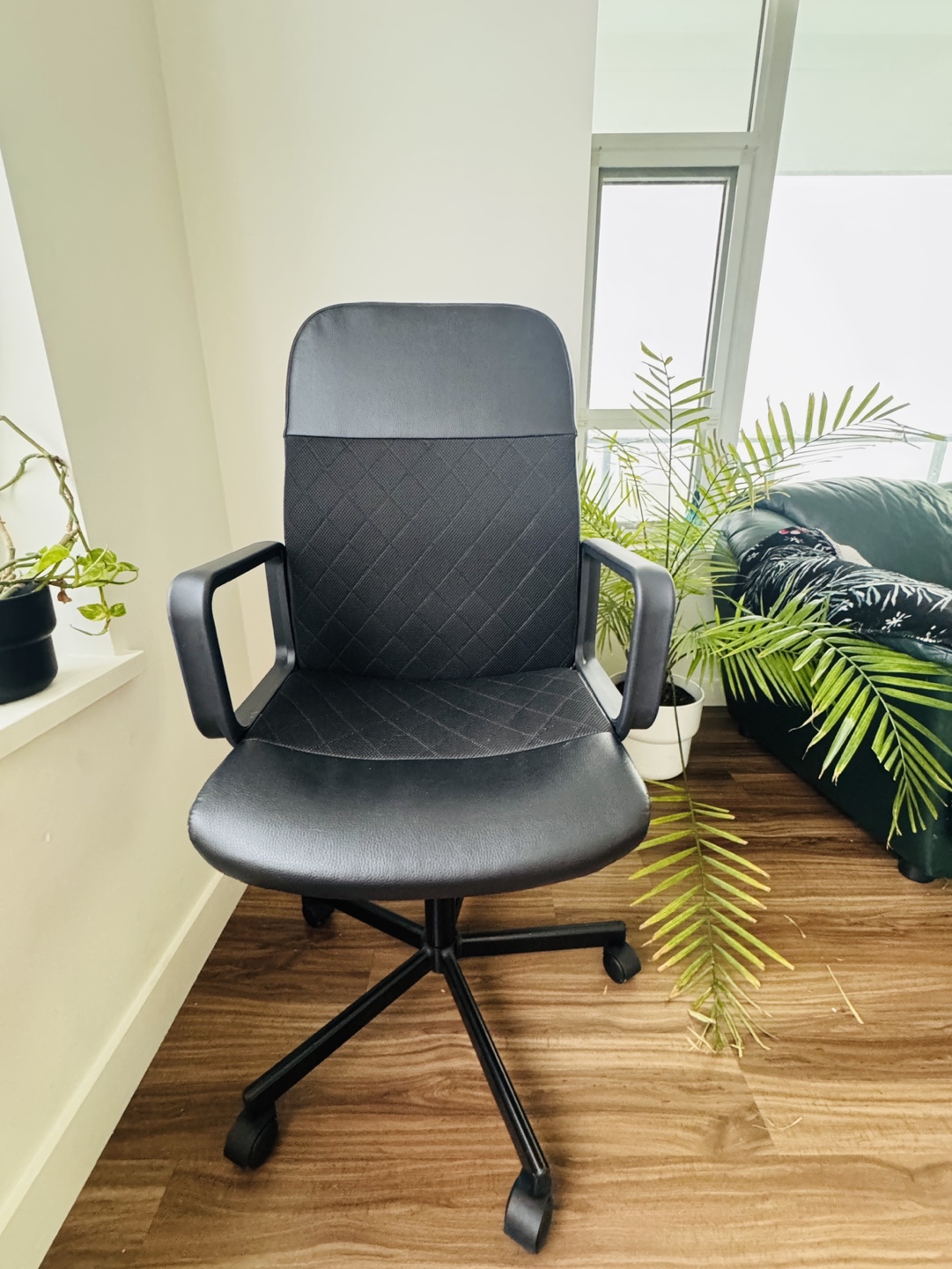 IKEA Renberget Swivel Chair - photo 3