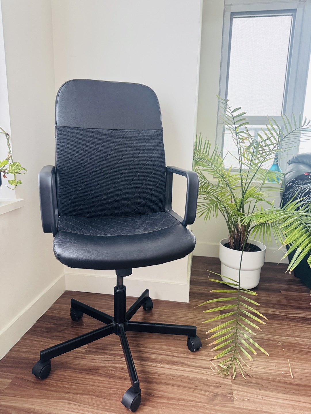 IKEA Renberget Swivel Chair - photo 4