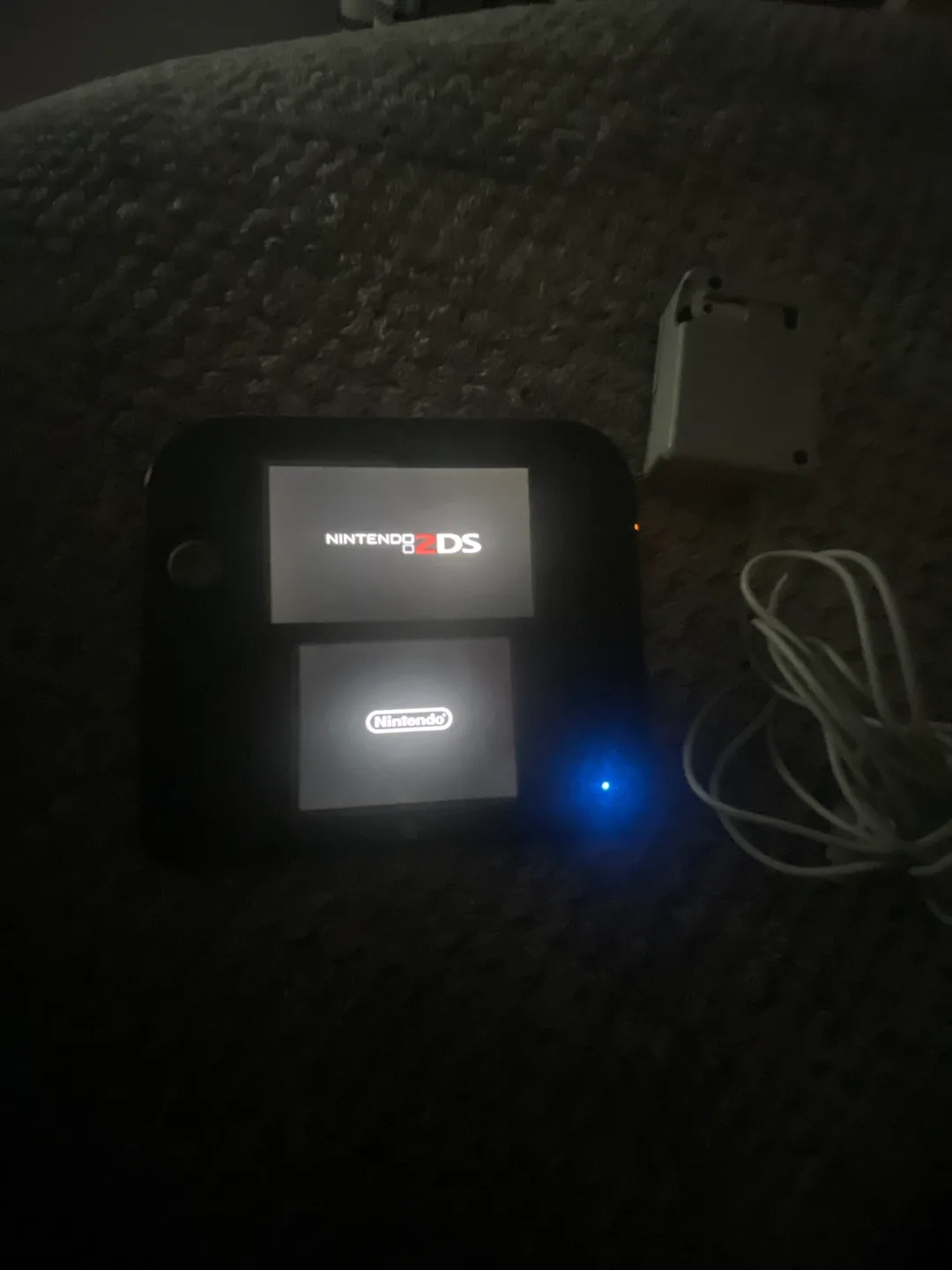 Nintendo 2DS Handheld Console image indicator(3)