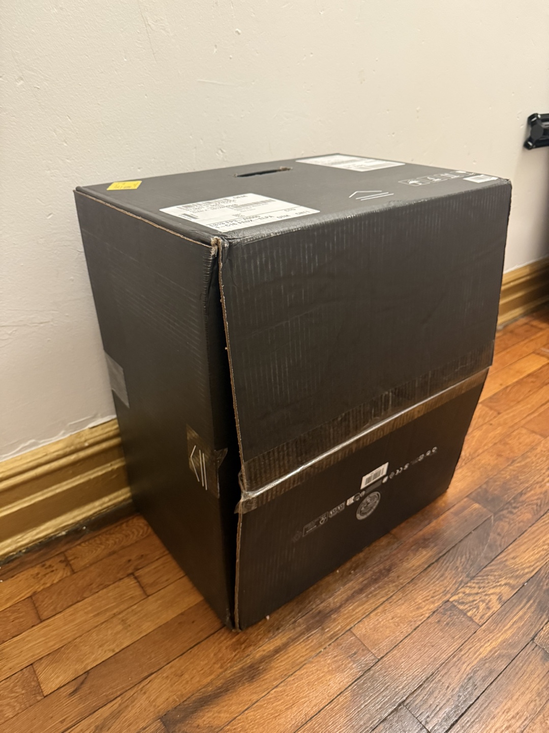 (NEW IN THE BOX) Alienware Aurora R16 Gaming Desktop HOT DEAL - photo 5