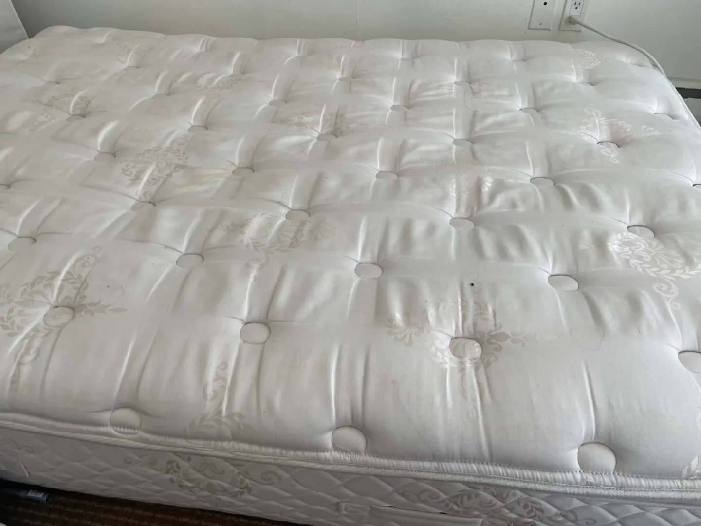 Free spring Queen Mattress thumbnail