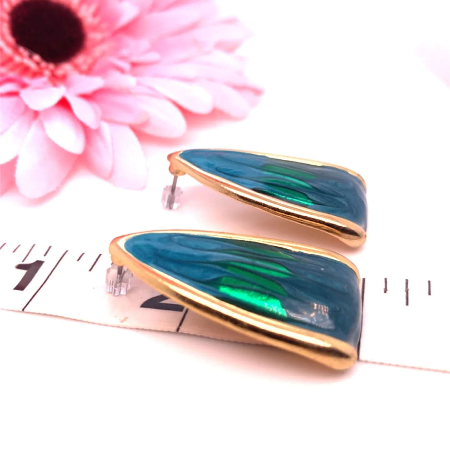 Vintage Enamel Earrings image indicator(2)