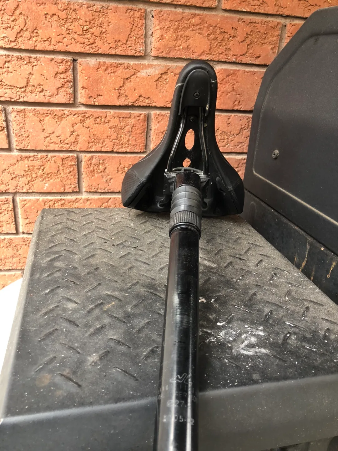 Bike Seat with Seat Post image indicator(2)