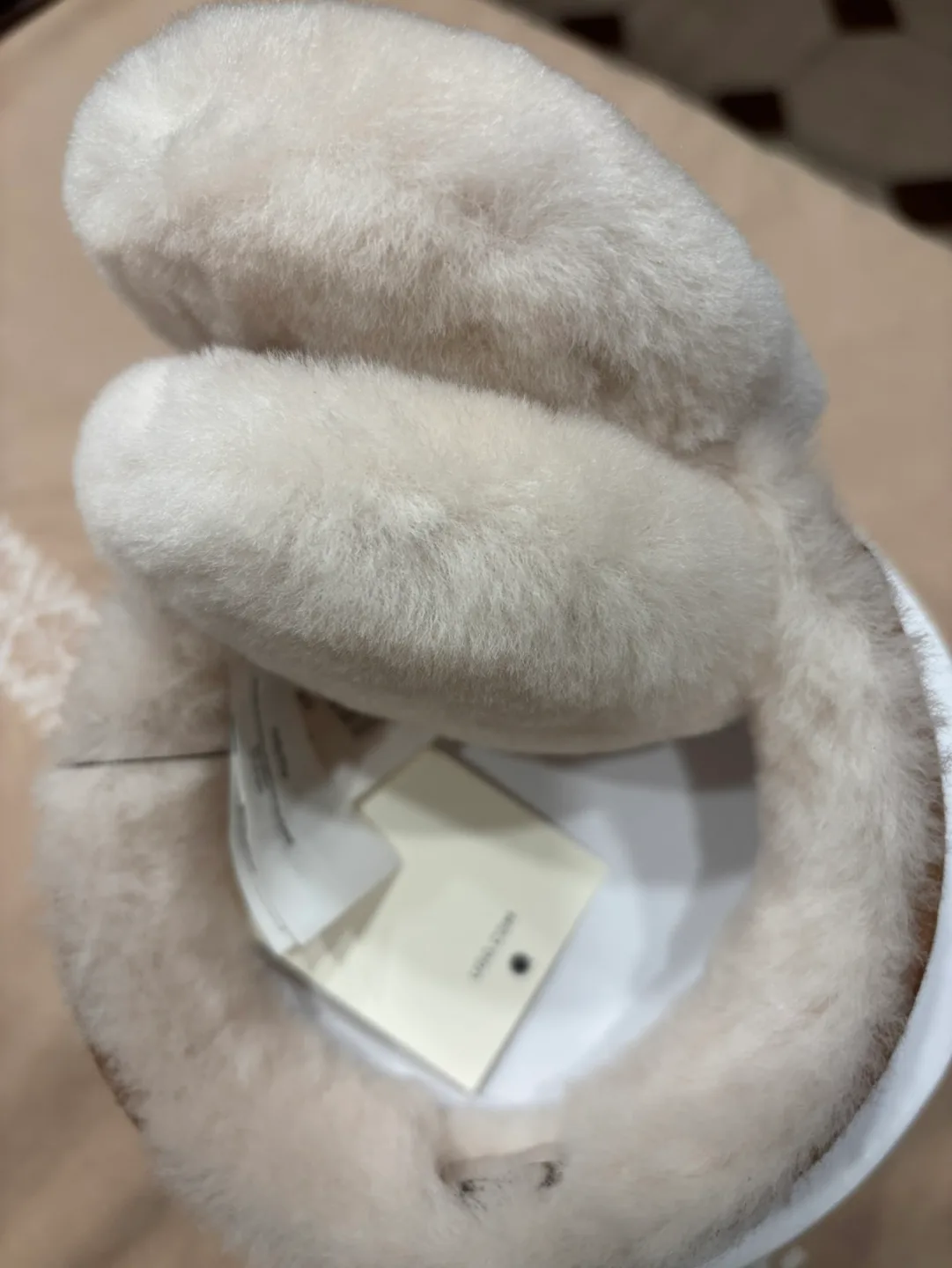 Ugg winter earmuff image indicator(6)