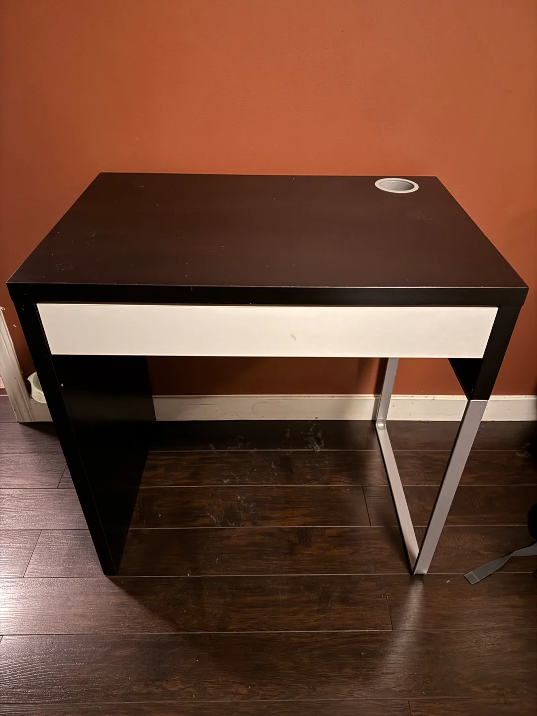 IKEA Micke Desk & Herman Chair image indicator(3)