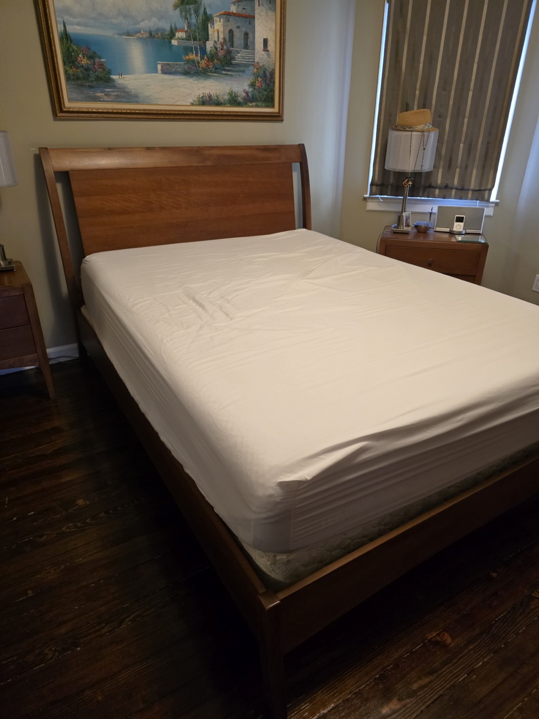 Queen size cherry bed frame (mattress not included) - photo 3