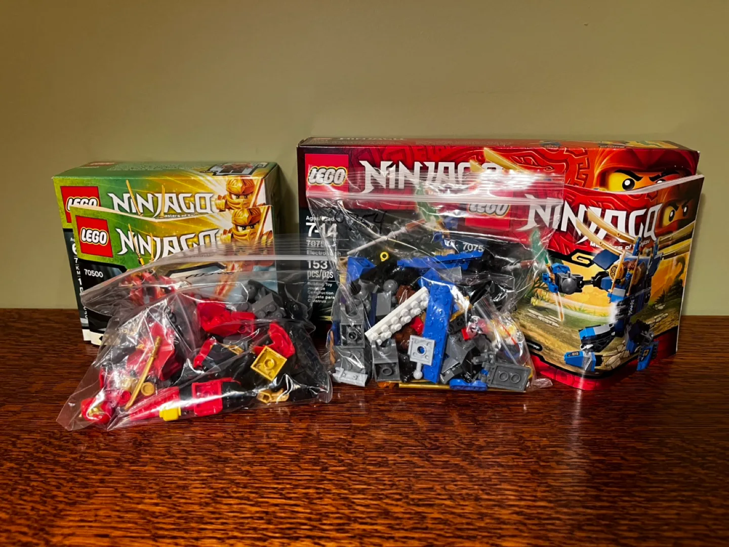 LEGO Ninjago Mechs / Kai’s Fire Mech +  ElectroMech image indicator(2)