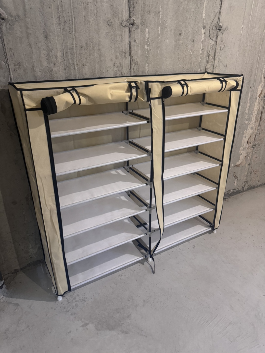 Shoe rack with 10 shelves