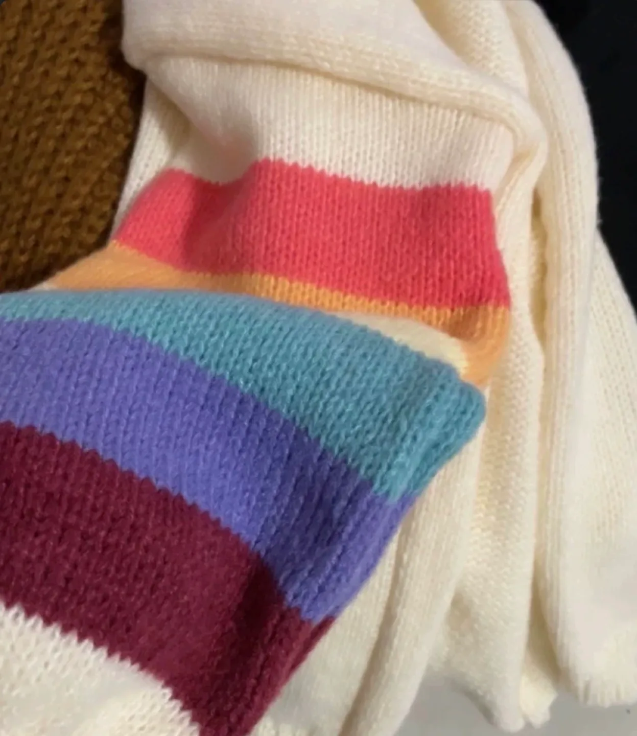 Soft light weight knitted cardigan (Brand new) image indicator(3)