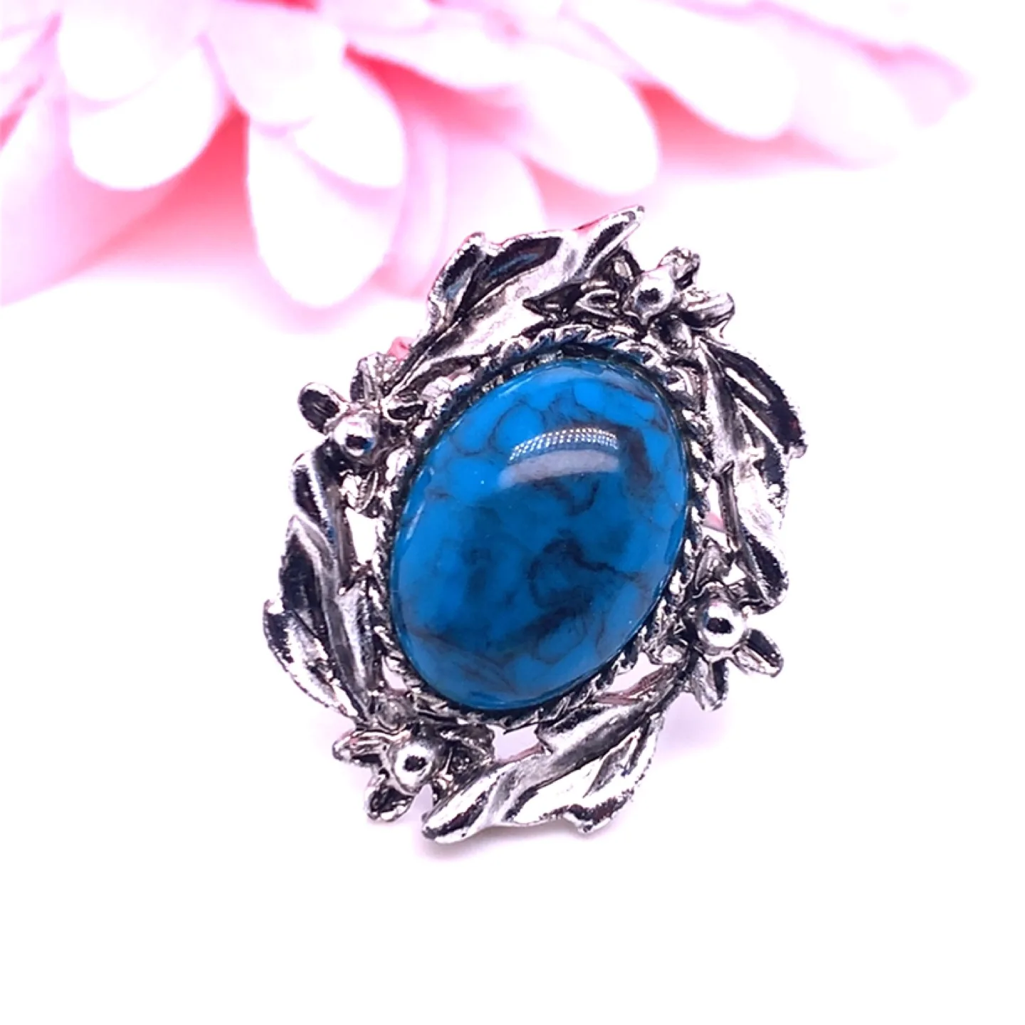 Vintage Silver Tone Ring with Turquoise Stone image indicator(2)