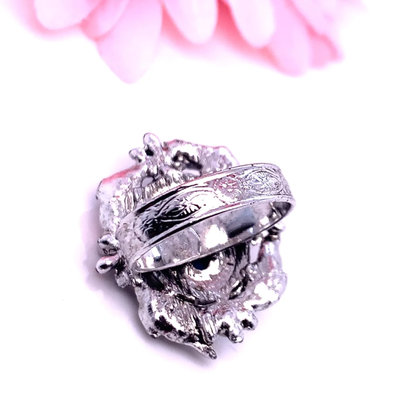 Vintage Silver Tone Ring with Turquoise Stone image indicator(5)