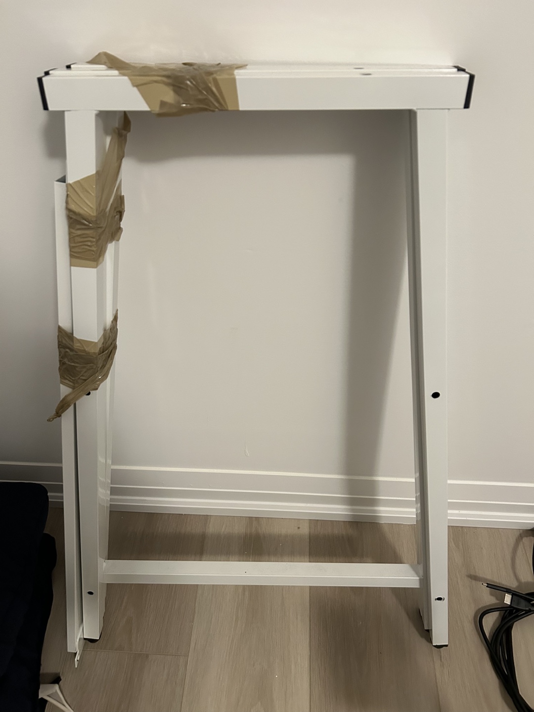 Compact office desk up for sale ( Like new ) - photo 2