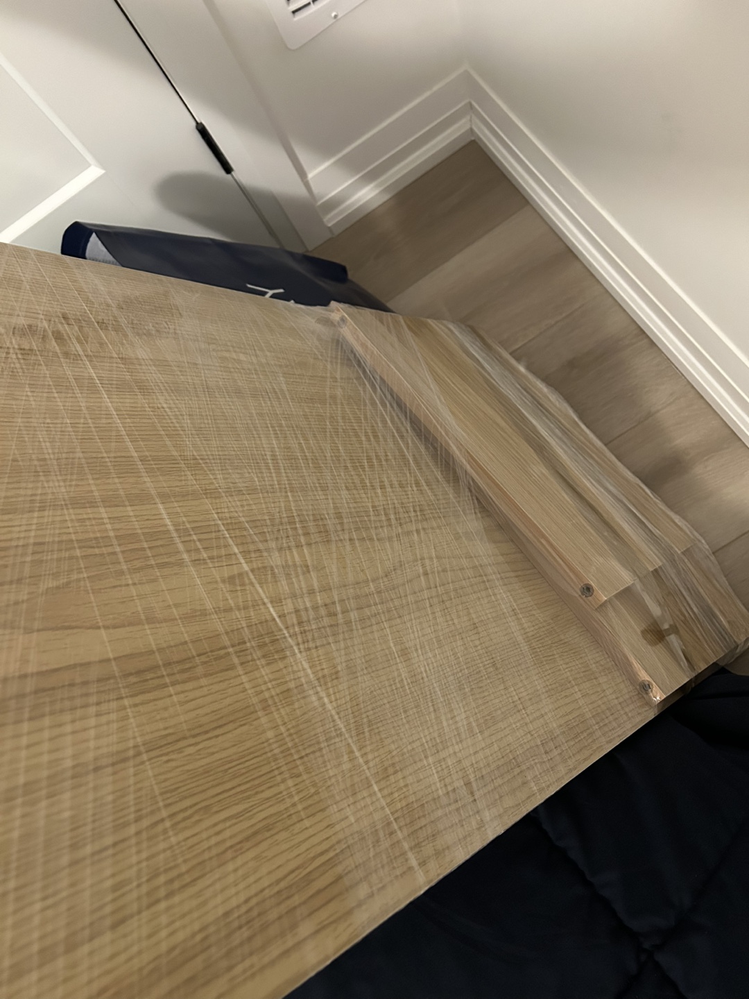 Compact office desk up for sale ( Like new ) - photo 3