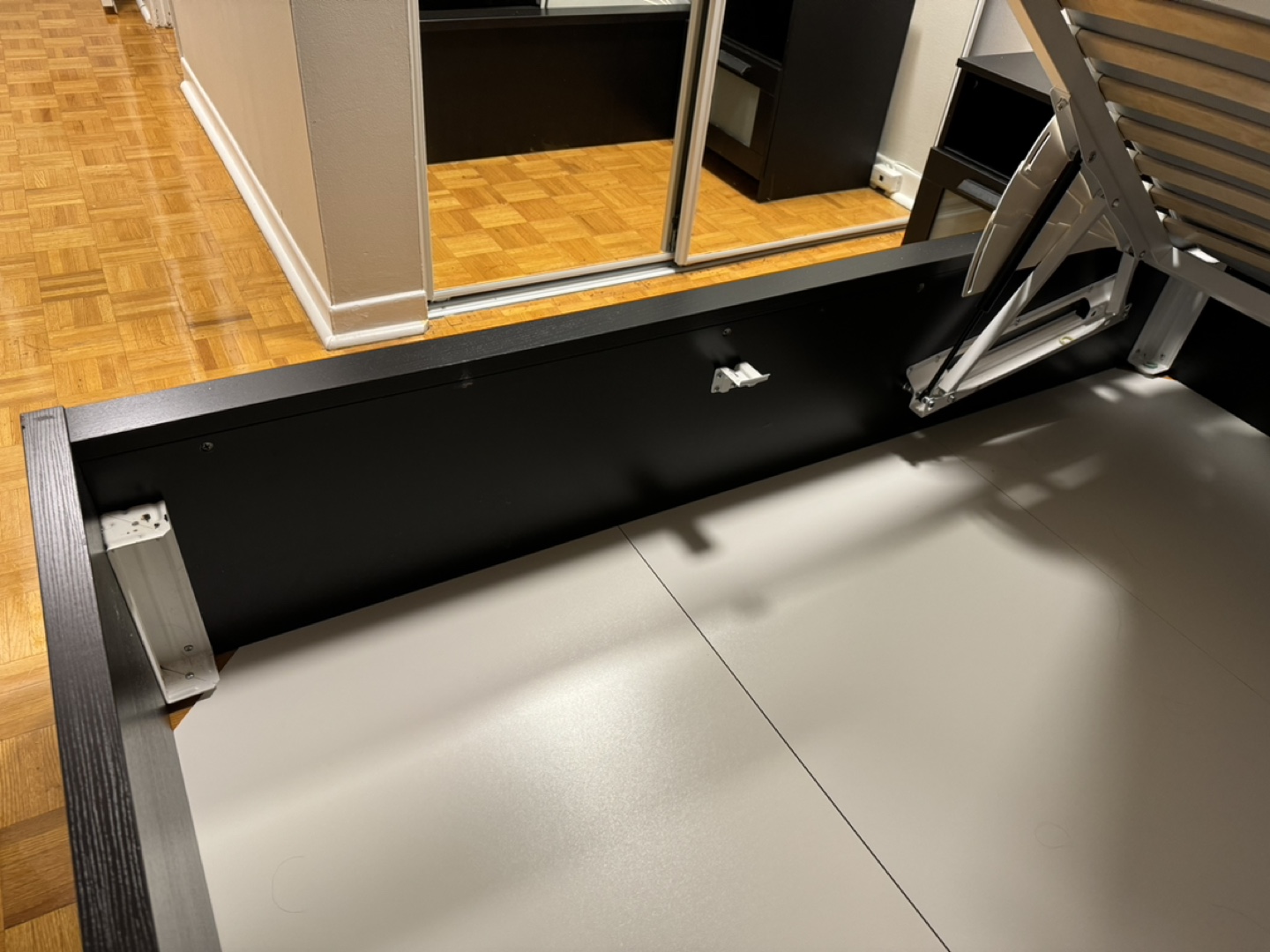 IKEA MALM Queen Size Bed Frame with Storage - photo 4