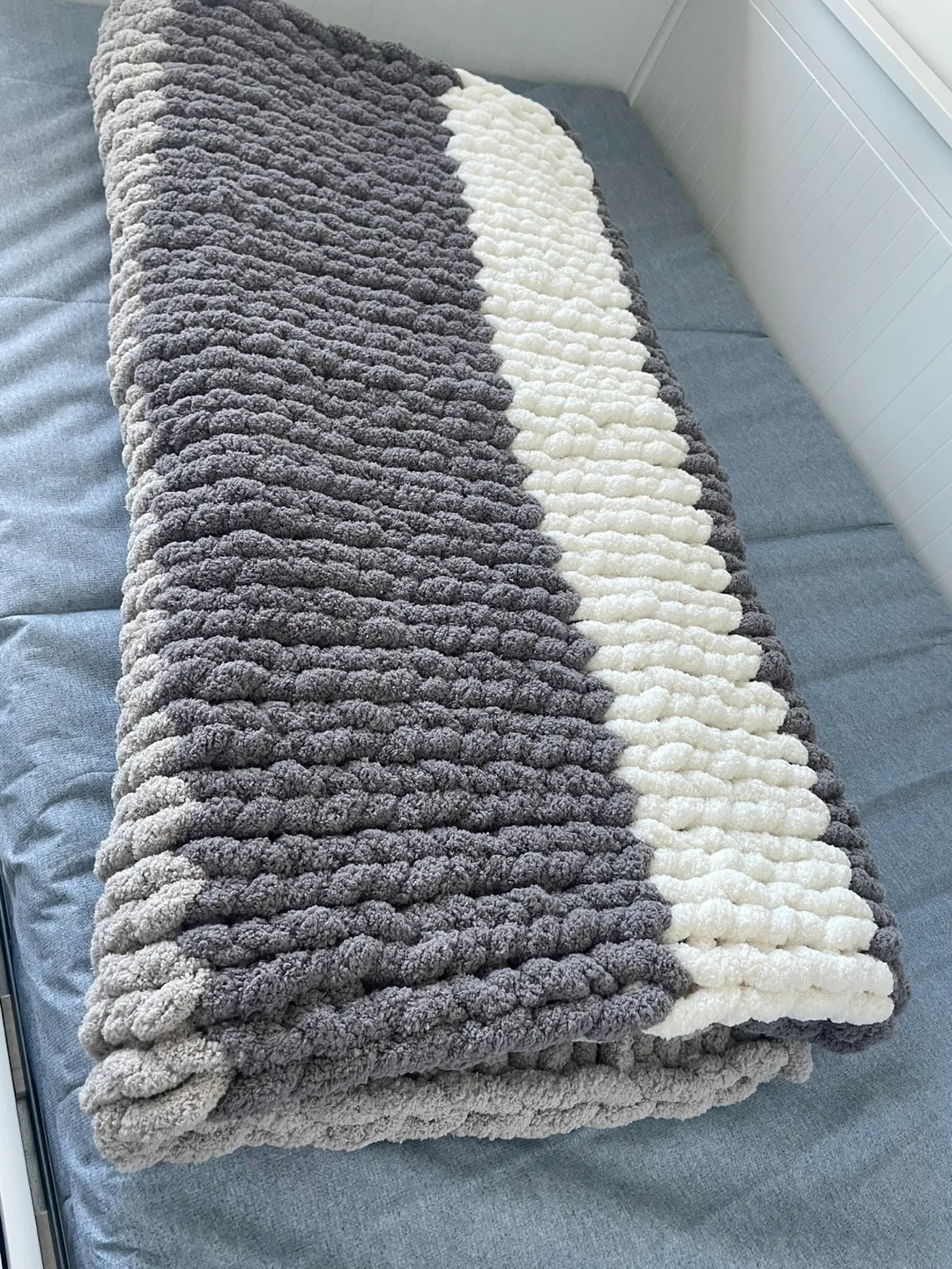 Chunky Chenille Knit Blanket! image indicator(4)
