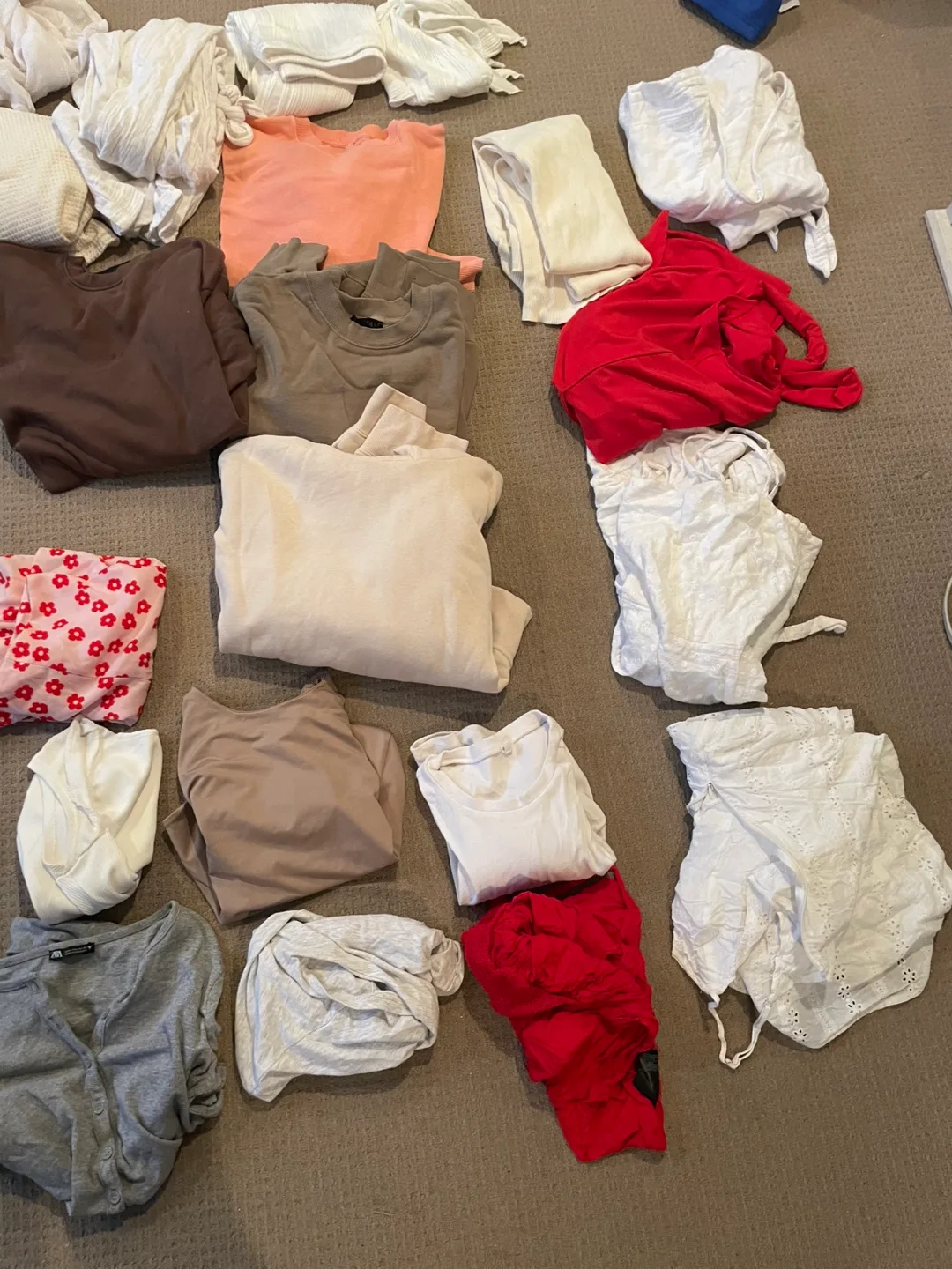 Women's Clothing Bundle 40 pieces image indicator(4)