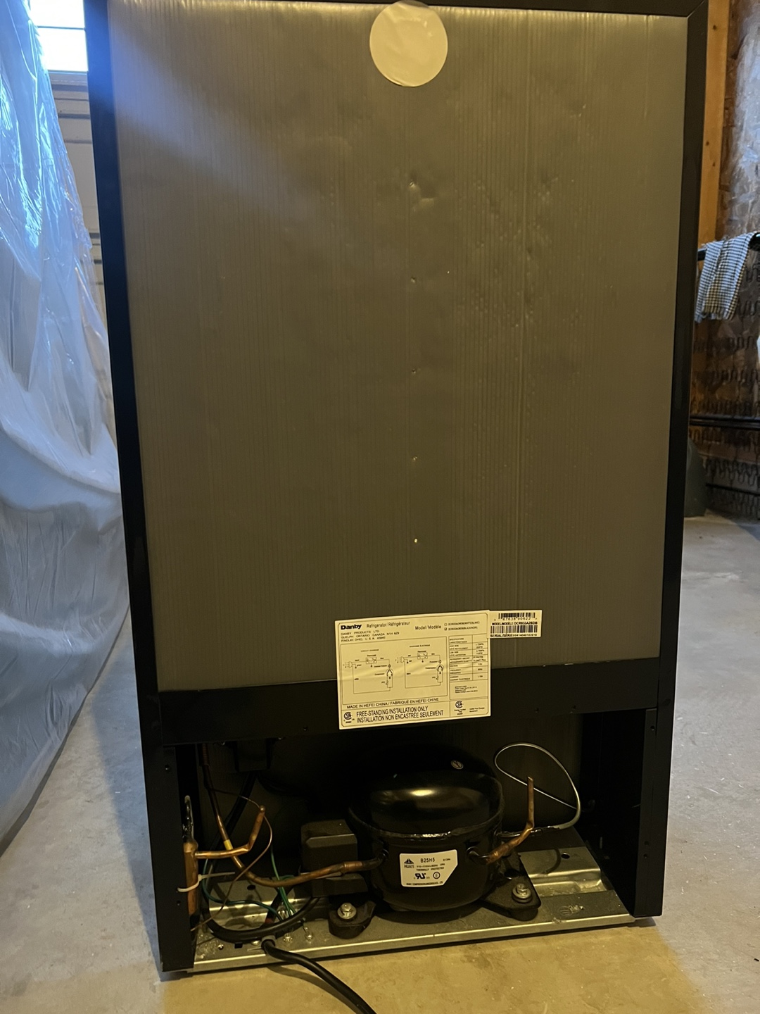 Danby Compact Fridge with Molson Canadian Design - photo 3