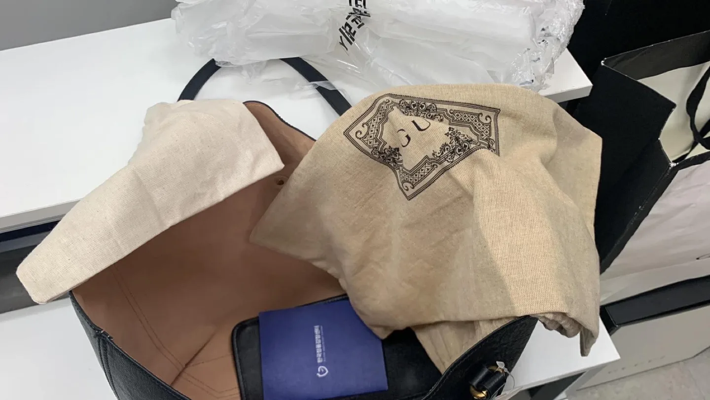 Gucci Black Leather Tote Bag image indicator(4)