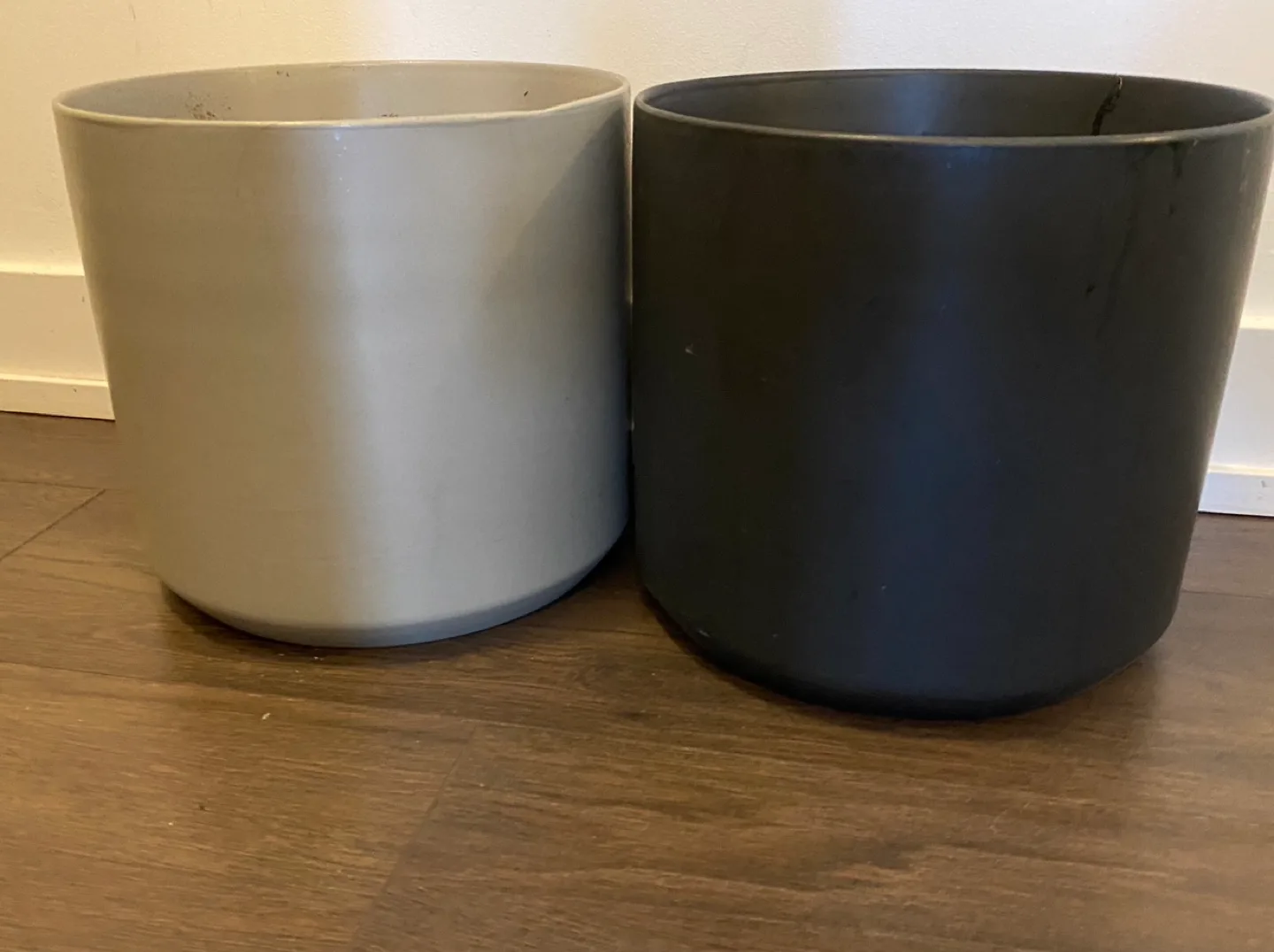 Two Large Ceramic Plant Pots thumbnail