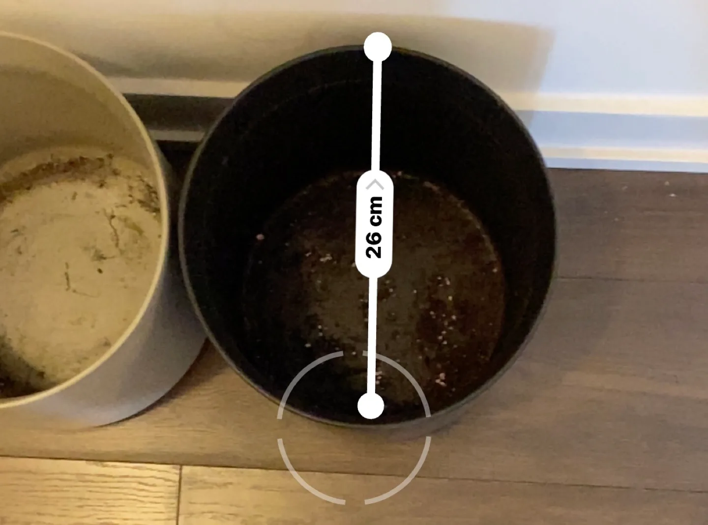 Two Large Ceramic Plant Pots image indicator(6)